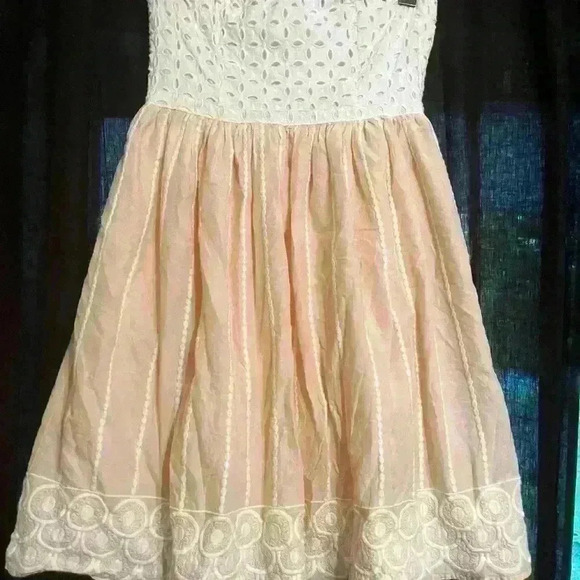 Gorgeous strapless summer  dress - Picture 4 of 4